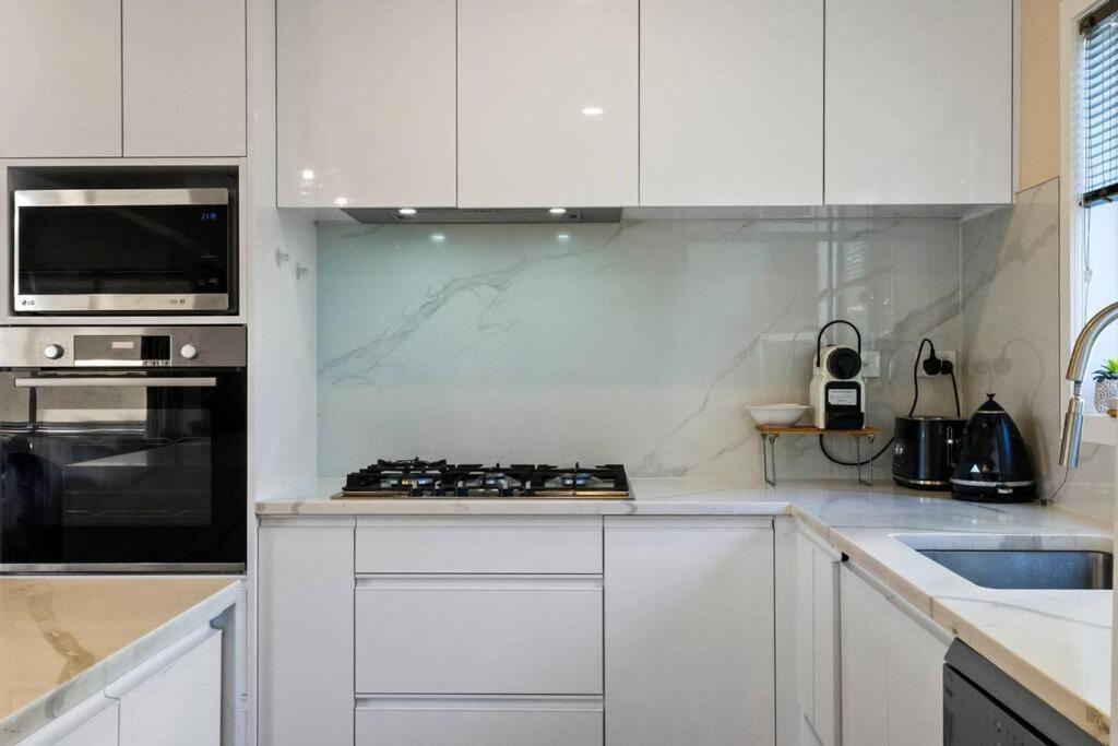 Not Usually Available - Lucky U! Auckland Luaran gambar
